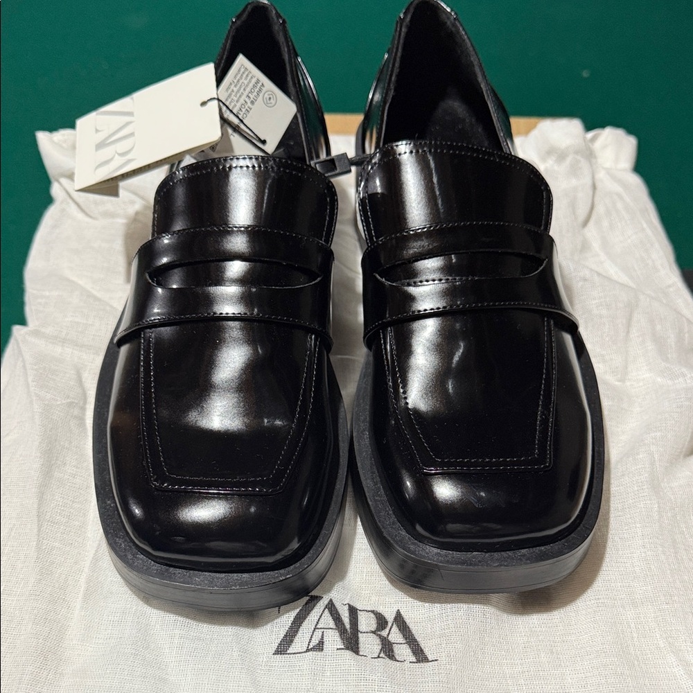 Zara Black Slip-On Loafers